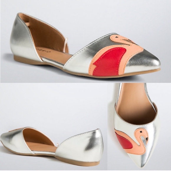 torrid Shoes - Torrid Silver Pointed Toe Flamingo Appliqué Flats